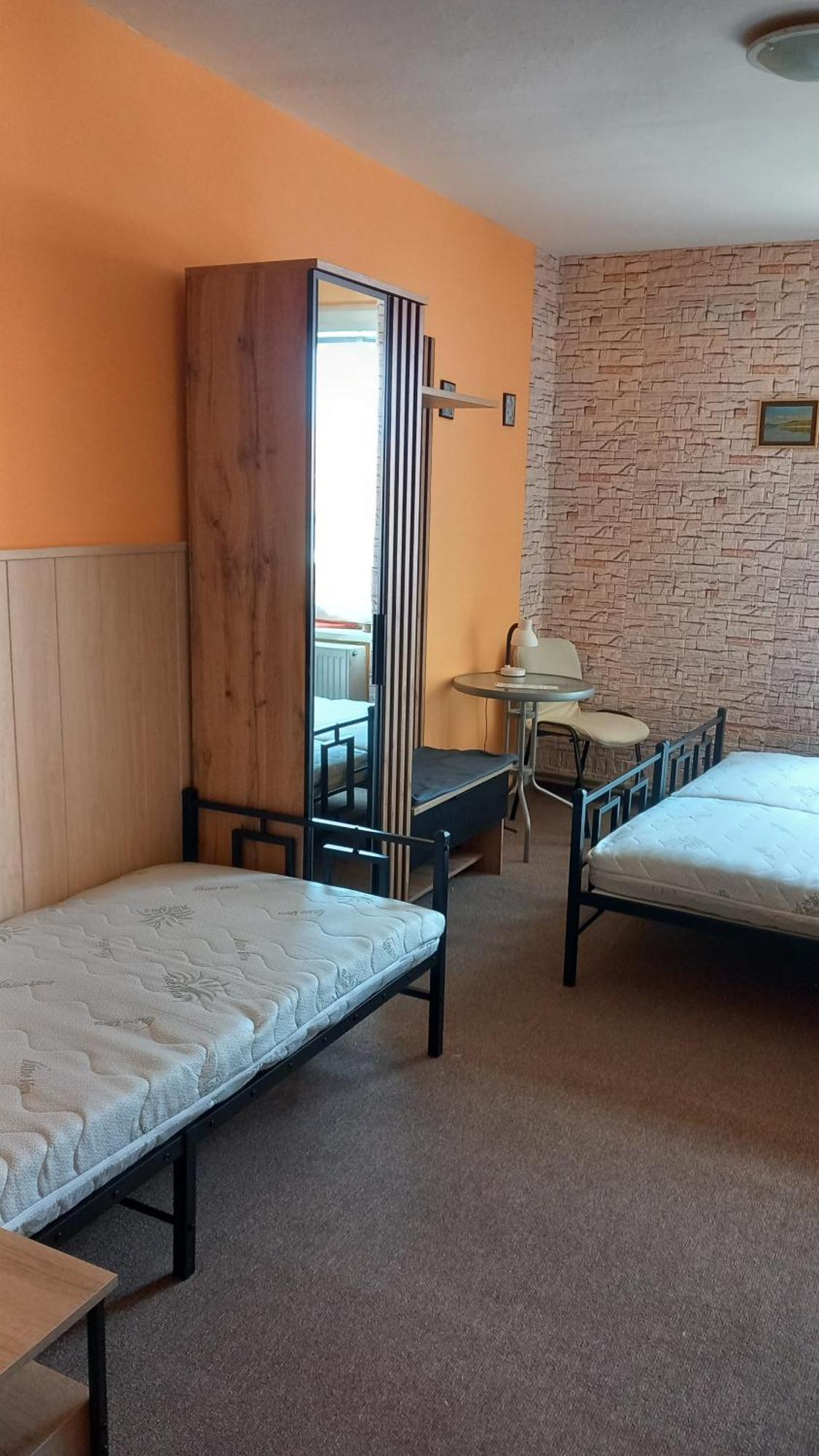 Privat Cujova Hotel ฮราบูชิเซ ภายนอก รูปภาพ